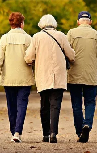 65 yaş üstüyle ilgili kısıtlamalar ne zaman kaldırılacak? Tarih belli oldu