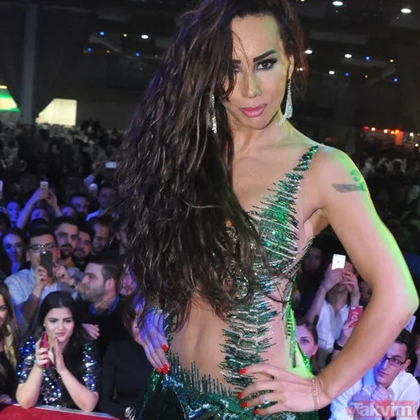 Cadde'de Yer Alan Habere Göre; Asena Dere, Önceki Gün Eşiyle Birlikte Bodrum Torba'da Lüks Bir Yatta Objektiflere Yansıdı.