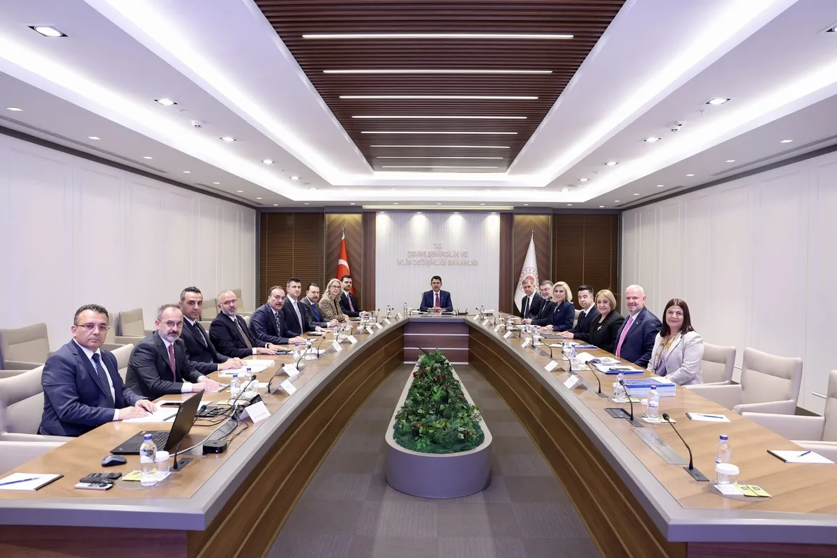 1791995558728.jpeg Bakan Murat Kurum ve Cemil Tugay bir araya geldi! Körfez ve kentsel dönüşüm masada-3