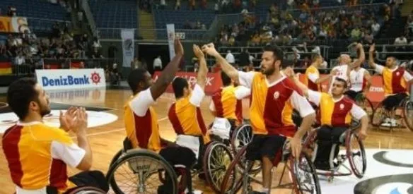 Galatasaray Tekerlekli Sandalye Basketbol Takımı, Avrupa Şampiyon Kulüpler Kupası finalinde İtalya temsilcisi Santa Lucia'yı 71-50 yenerek dördüncü kez Avrupa şampiyonu oldu.