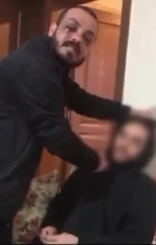 SON DAKİKA: Eski sevgili dehşet saçtı! Boğazına bıçak dayayıp arkadaşını rehin aldı: Sana ne zarar verdim