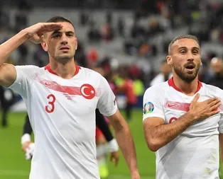 Juventus taraftarı Merih Demirala karşı kampanya başlattı!