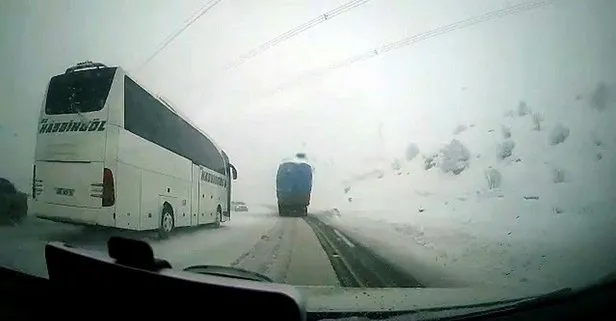 Bingöl’de yolcu otobüsü faciası... Kafa kafaya kaza anı kamerada