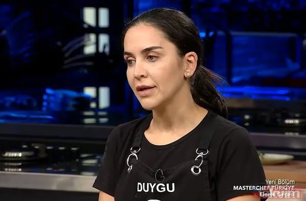Somer Şef 'Kasıtlı Ve Ya Bilerek Yemeğinde Hata Yapan Var Mı?' Diye Sordu. 'Bilerek Ve İsteyerek Bugün Kötü Tabak Çıkardım' Diyen Duygu Acarsoy Çok Konuşulacak...