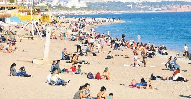 Antalya’da sıcak havayı fırsat bilen vatandaşlar kendini Akdeniz’in sularına bıraktı Yurttan ve dünyadan koronavirüs haberleri