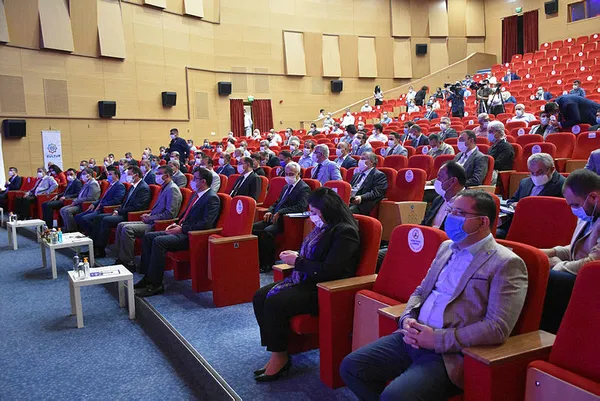 sivas-valisi-salih-ayhan-ankara-sivas-yuksek-hizli-tren-yht-hatti-cok-yakin-zamanda-hizmete-acilacak-1600109996765.jpg Sivas Valisi Salih Ayhan: Ankara-Sivas Yüksek Hızlı Tren (YHT) hattı çok yakın zamanda hizmete açılacak-2