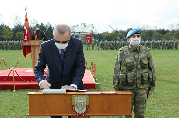 son-dakika-baskan-erdogandan-41-komando-tugay-komutanligi-sancak-verme-toreninde-onemli-aciklamalar-1605260425669.jpg SON DAKİKA: Başkan Erdoğan'dan 41. Komando Tugay Komutanlığı Sancak Verme Töreni'nde önemli açıklamalar-4