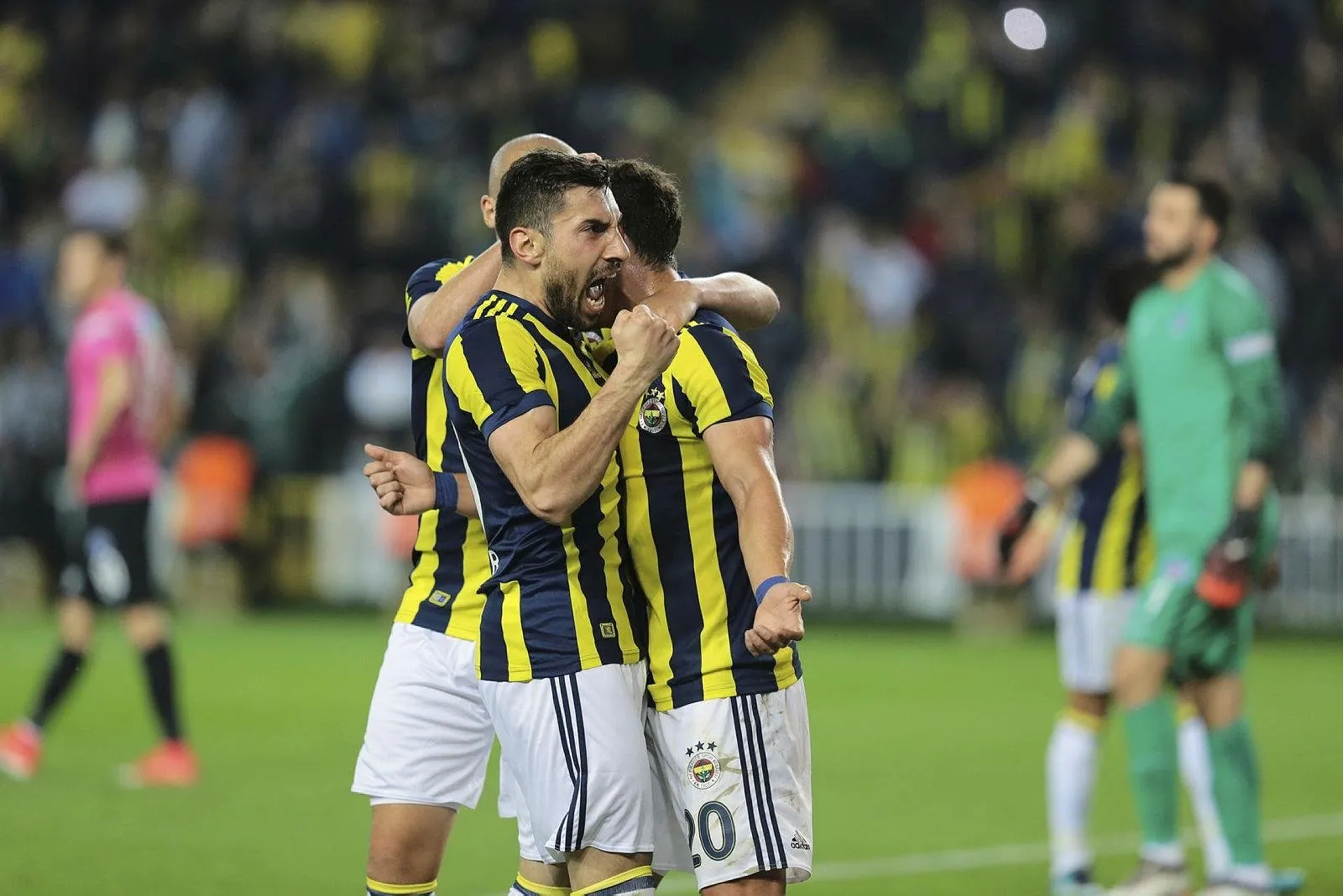 Fenerbahçe 'Paşa'lar gibi