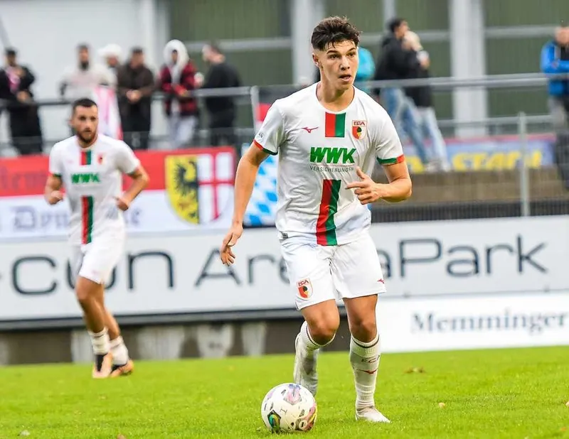 besiktas-mert-komuru-istiyor-dort-kulup-de-pesinde-1774982092810.jpg Beşiktaş Mert Kömür'ü istiyor! Dört kulüp de peşinde-3