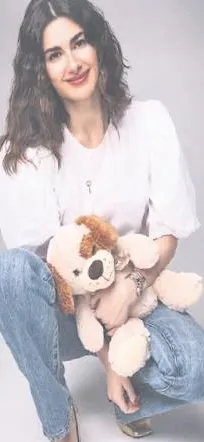 Şarkıcı Sinan Akçıl çadır kent ziyaretleri sırasında Rabia teyzeden evlilik duası aldı-9