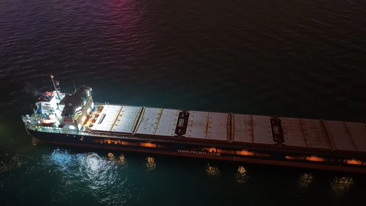 İstanbul Boğazı’nda kritik arıza! 139 metrelik kargo gemisi trafiği durdurdu