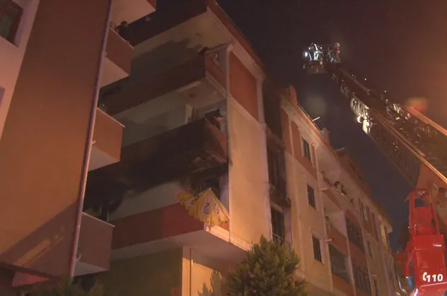 Maltepe'de yangın! 4'ü çocuk, 12 kişi...