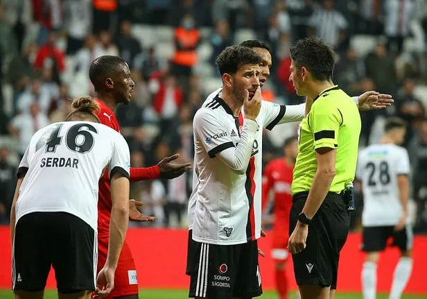 sivasa-kartal-pencesi-besiktas-2-1-sivasspor-mac-sonucu-ozet-1633197975619.jpeg Sivas'a Kartal pençesi! (Beşiktaş 2-1 Sivasspor MAÇ SONUCU ÖZET)-6