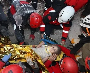 İzmir depreminde Rıza Bey Apartmanında 91. saat sonra kurtarılan 3.5 yaşındaki Ayda Gezginin ilk isteği su ve ayran oldu