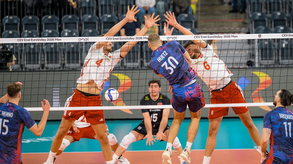 Türkiye 3. maçta galip! İsviçre'ye 87 dakikada set yok