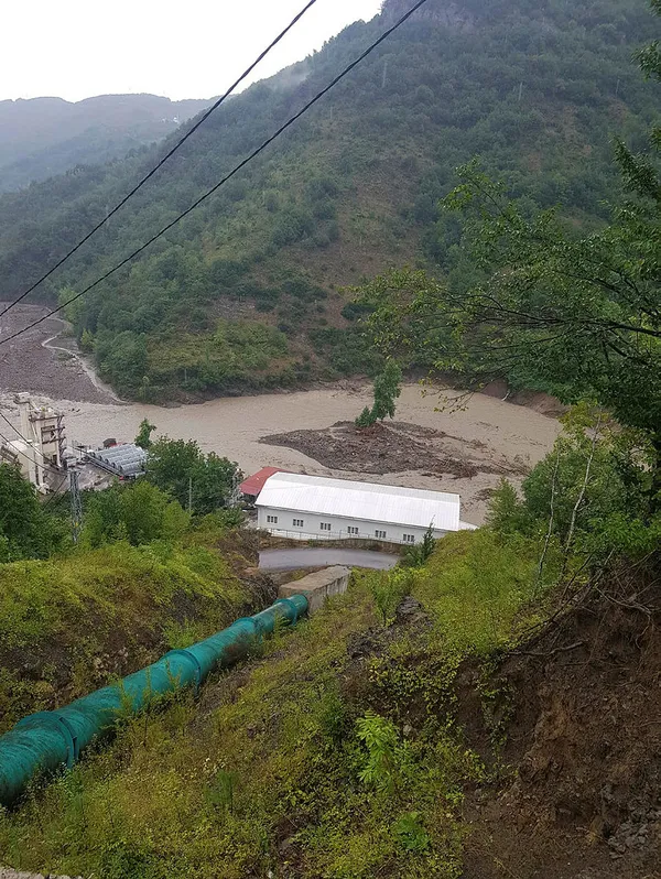 tesla-enerji-bozkurtta-hes-kapaklari-patladi-iddialarini-boyle-curuttu-patlayacak-bir-kapagi-bulunmamaktadir-1628950844248.jpg Tesla Enerji, Bozkurt'ta "HES kapakları patladı" iddialarını böyle çürüttü: Patlayacak bir kapağı bulunmamaktadır-4