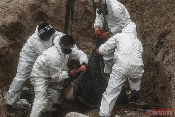 Ceset war! Buça'da dehşete düşüren görüntüler! Toplu mezarlar... - 28