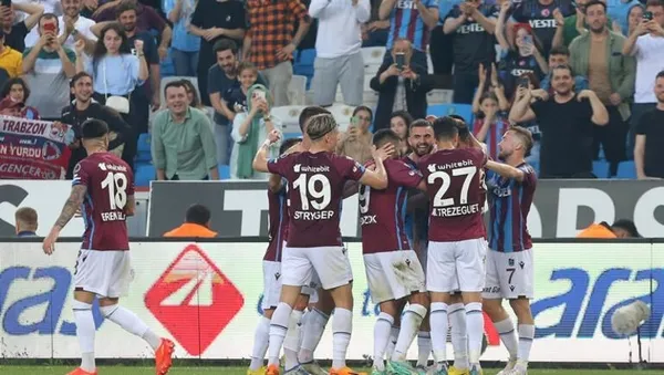 firtina-ezdi-gecti-trabzonspor-alanyaspora-karsi-geriye-dustugu-macta-gol-yagdirdi-1685829985822.jpeg