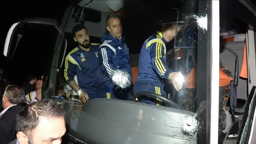 fenerbahce-takim-otobusune-saldirida-11-yil-sonra-yeni-delil-zinciri-1786800097181.jpeg Fenerbahçe takım otobüsüne saldırıda 11 yıl sonra yeni delil zinciri-8