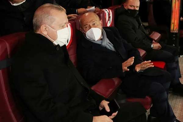 baskan-recep-tayyip-erdogan-ataturk-olimpiyat-stadinda-a-milli-futbol-takimini-letonya-macinda-yalniz-birakmadi-1617132794501.jpeg