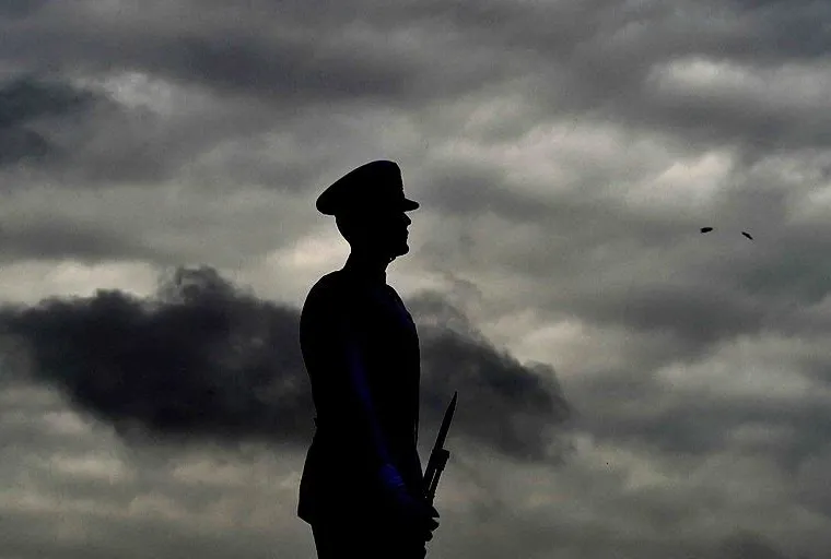 Pakistan’da el bombalı saldırı!