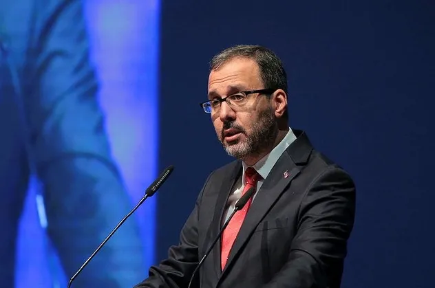 Son dakika: Bakan Kasapoğlu'ndan flaş koronavirüs açıklaması: Maçlar ertelenecek mi?