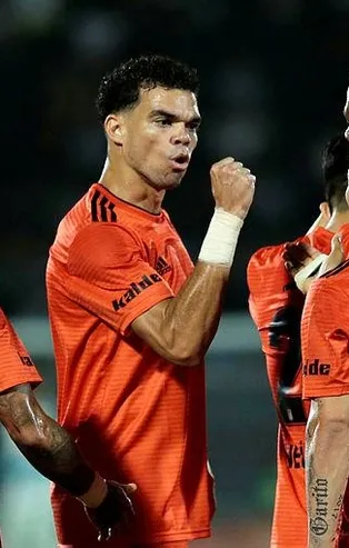 Pençele Kartalım pençele