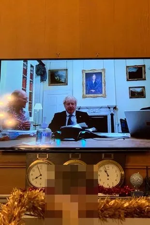 son-dakika-ingilterenin-konustugu-skandal-boris-johnson-kovid-19-kisitlamalarini-ihlal-etti-bizi-tekrar-aptal-yerine-koyuyor-1639292927479.jpg SON DAKİKA: İngiltere'nin konuştuğu skandal: Boris Johnson Kovid-19 kısıtlamalarını ihlal etti! 'Bizi tekrar aptal yerine koyuyor'-4