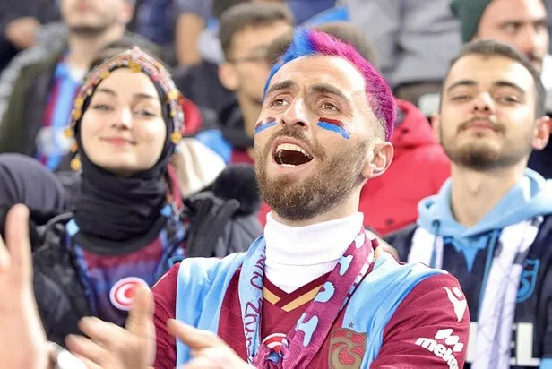 sampiyon-lideri-devirdi-trabzonspor-2-0-fenerbahce-mac-sonucu-ozet-1671907009212.jpeg Şampiyon lideri devirdi! Trabzonspor 2-0 Fenerbahçe (MAÇ SONUCU-ÖZET)-16