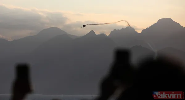 SoloTürk Antalya'da 29 Ekim için uçtu! Muhteşem görüntüler - 16