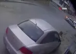 Arnavutköy’de otomobille çarpışan araç evin duvarına çarparak durdu