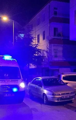 Kayseri’nin Kocasinan ilçesinde ekipler haber alınamayan şahsı intihar etmek üzereyken ipten aldı