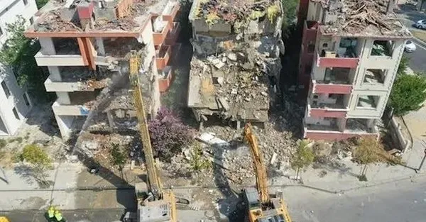 kentsel-donusum-kanunu-resmi-gazetede-yayinlandi-iste-merak-edilen-tum-detaylar-1699508850947.jpeg Kentsel dönüşüm kanunu Resmi Gazete'de yayınlandı! İşte merak edilen tüm detaylar-4