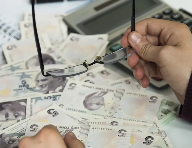 250.000 ve 300.000 TL konut kredisi için 180 ay boyunca ne kadar taksit ödenir?