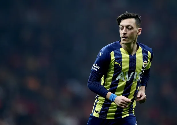 mesut-ozil-futbolu-birakti-mi-neden-birakti-mesut-ozil-kimdir-kac-yasinda-nereli-esi-amine-gulse-ve-cocuklari-1679484589711.jpg Mesut Özil futbolu bıraktı mı, neden bıraktı? Mesut Özil kimdir, kaç yaşında, nereli? Eşi Amine Gülşe ve çocukları...-3
