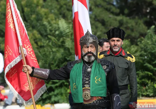 İstanbul'da vatandaşlar Atatürk Havalimanı'na akın etti! Alan doldu taştı - 45