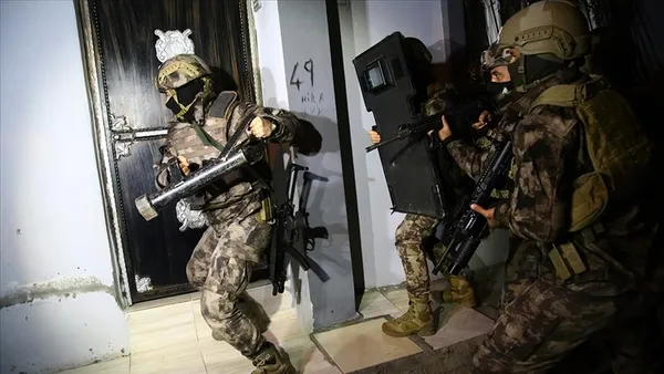 mehmetcik-nefes-aldirmiyor-pkknin-dag-kadrosuna-9-cizik-daha-1667651556019.jpg Mehmetçik nefes aldırmıyor: PKK’nın dağ kadrosuna 9 çizik daha-2