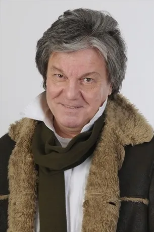 kazim-aksar-oldu-mu-neden-oldu-hastaligi-neydi-kazim-aksar-kimdir-yagmur-tanrisevsin-ve-hatice-aslan-ile-birli-1677574446405.jpg Kazım Akşar öldü mü, neden öldü? Kazım Akşar kimdir, nereli? Yağmur Tanrısevsin ve Hatice Aslan ile aynı dizide oynamıştı!-2