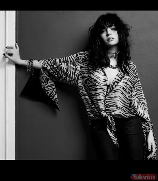 Gonca Vuslateri bornozlu pozunu paylaşıp takipçilerini baştan uyardı: “Bir tek kelime edin de...” Çağla Şıkel kayıtsız kalamadı - 5