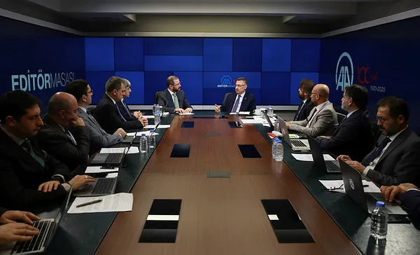 son-dakika-cumhurbaskani-yardimcisi-fuat-oktaydan-onemli-aciklamalar-1577887398291.jpg Son dakika: Cumhurbaşkanı Yardımcısı Fuat Oktay'dan önemli açıklamalar-2