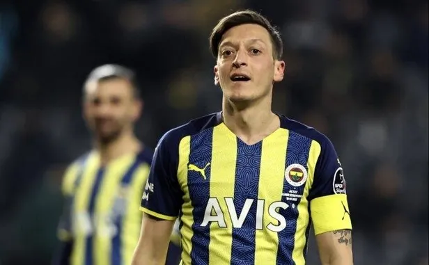 Katar'dan teklifler gelse de kaptan Mesut Özil'in ilk hedefi Fenerbahçe!-1