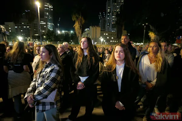 İsrailli esirlerin ailelerinden katil Netayahu'ya tepki yağmaya devam ediyor: Bakanlık yakındaki yolu 241 saniye boyunca trafiğe kapattılar - 26