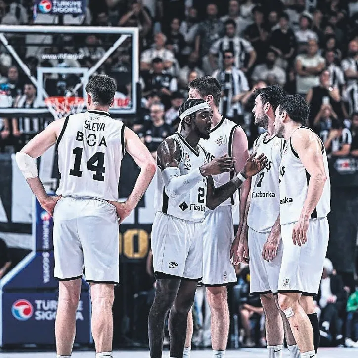 Kartal potada tarih yazıyor