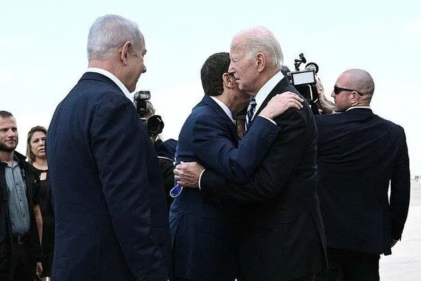 canli-takip-katil-israil-el-ehli-baptist-hastanesini-hedef-aldi-cok-sayida-sivil-sehit-oldu-3-gunluk-milli-yas-1697643390401.jpeg CANLI TAKİP | Katil İsrail El-Ehli Baptist Hastanesi'nden sonra bir okulu hedef aldı-18