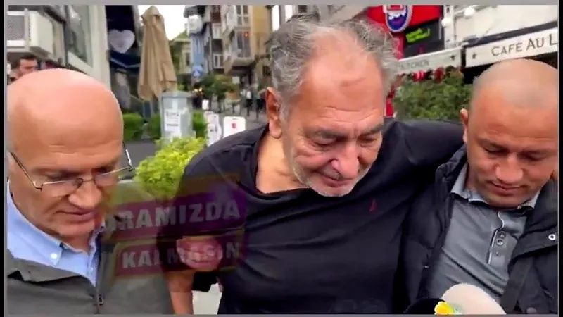 gunlerce-yogun-bakimda-kalmisti-reha-muhtar-ilk-kez-goruntulendi-1729594487812.jpeg Reha Muhtar taburcu olduktan sonra ilk kez görüntülendi