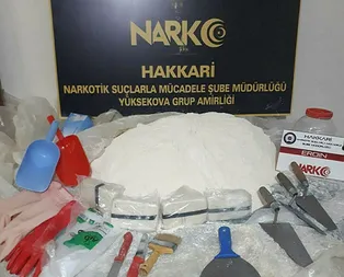 Hakkaride zehir tacirlerine ağır darbe! 30 kilo eroin ele geçirildi