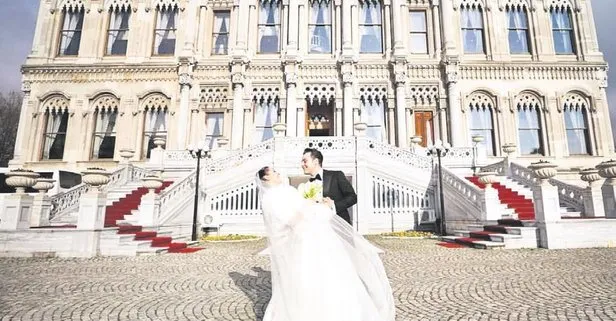 Çırağan Sarayı’nda evlenen Hazal Kalyon ile Mert Özbilen’in düğün töreni mest etti