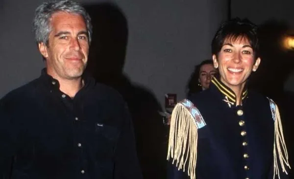 abdli-sapik-milyarder-jeffrey-epstein-olayinda-flas-trump-ayrintisi-abdyi-karistiran-iddia-1594195457874.jpg ABD'li sapık milyarder Jeffrey Epstein olayında flaş Trump ayrıntısı! ABD'yi karıştıran iddia-7