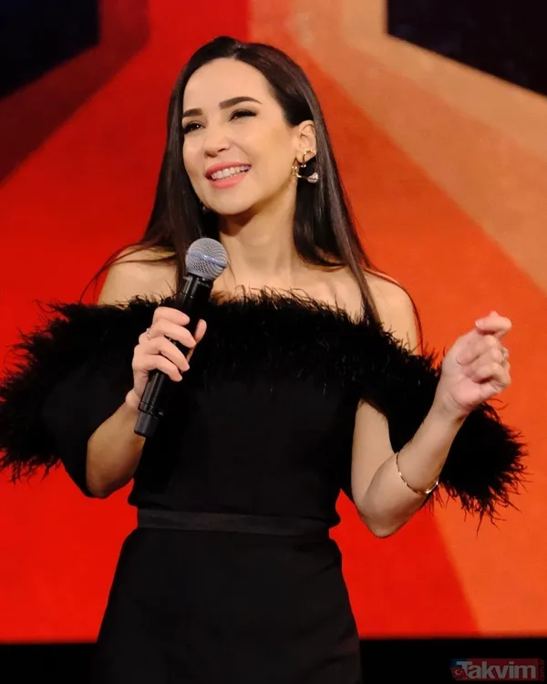 4 yılı devirdiler! İpek Açar eşi Alper Kömürcü'yle tanışma hikayesini ilk kez anlattı! 'İyi ki Doğdun Kayahan' konserinde... - 10