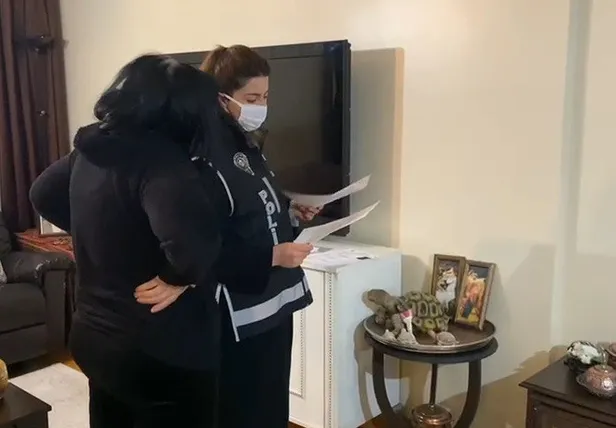 sahte-kurye-vurgunu-teslim-tutanagi-diye-25-milyon-tokatladilar-komsusuna-bile-tuzak-kurdu-1674906066375.jpg Sahte kurye vurgunu! Teslim tutanağı diye 25 milyon tokatladılar... Komşusuna bile tuzak kurdu-4